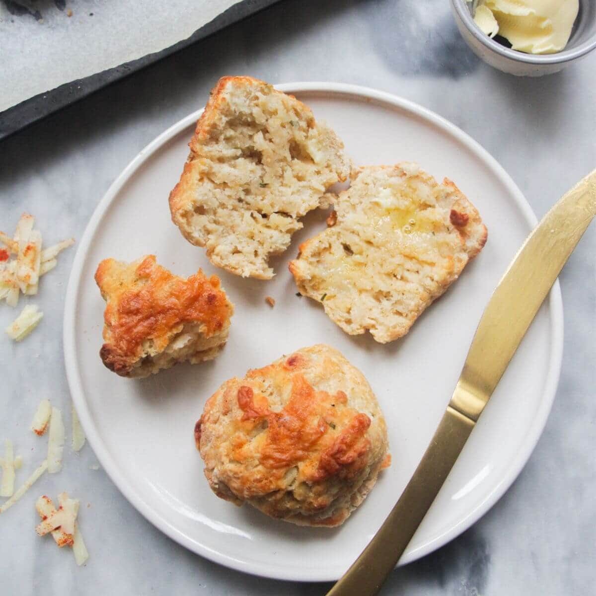 Easy 4 Ingredient Cheese Scones
