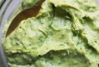 Vibrant 5-Minute Vegan Green Tahini Sauce