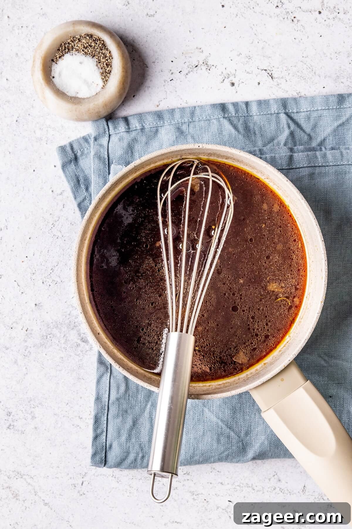 Tender Chuck Roast with Savory Au Jus 13 Serving Vessel for Homemade Au Jus