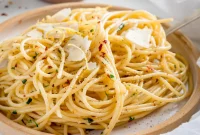 Classic Spaghetti Aglio e Olio Recipe — Garlic Olive Oil Pasta