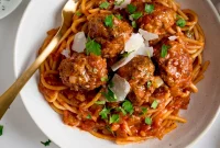 One-Pan Spaghetti with Juicy Meatballs – Quick Weeknight Meal