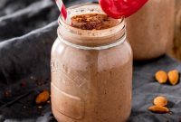 Mexican Hot Chocolate Breakfast Smoothie Recipe with Cinnamon