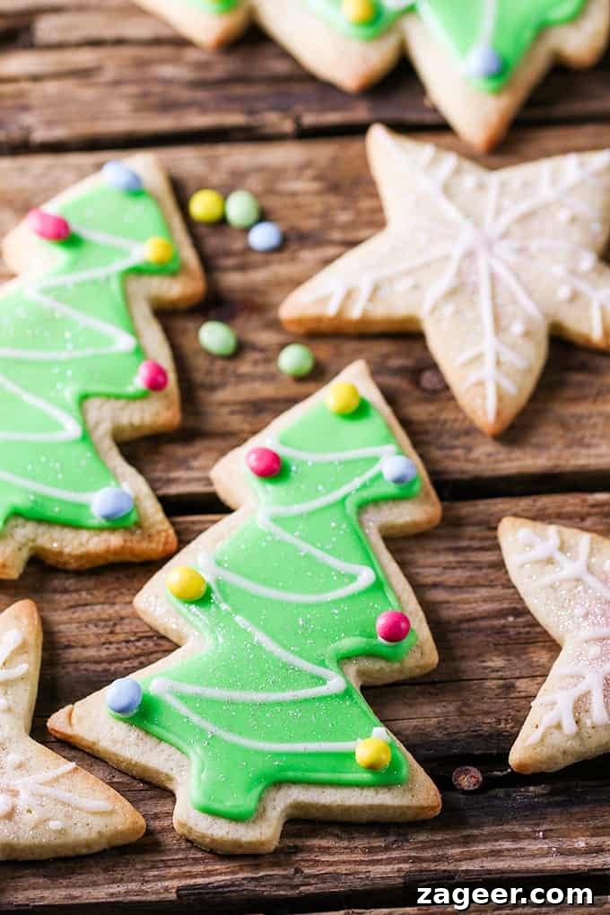 Sugar Cookies with Easy Icing. How to make christmas sugar cookies with simple icing.